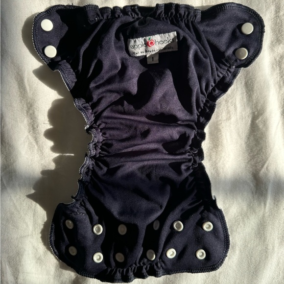 Apple Cheeks, reusable Water Diaper, size 1, 0-3 months, 7 – 20lbs - Picture 3 of 4